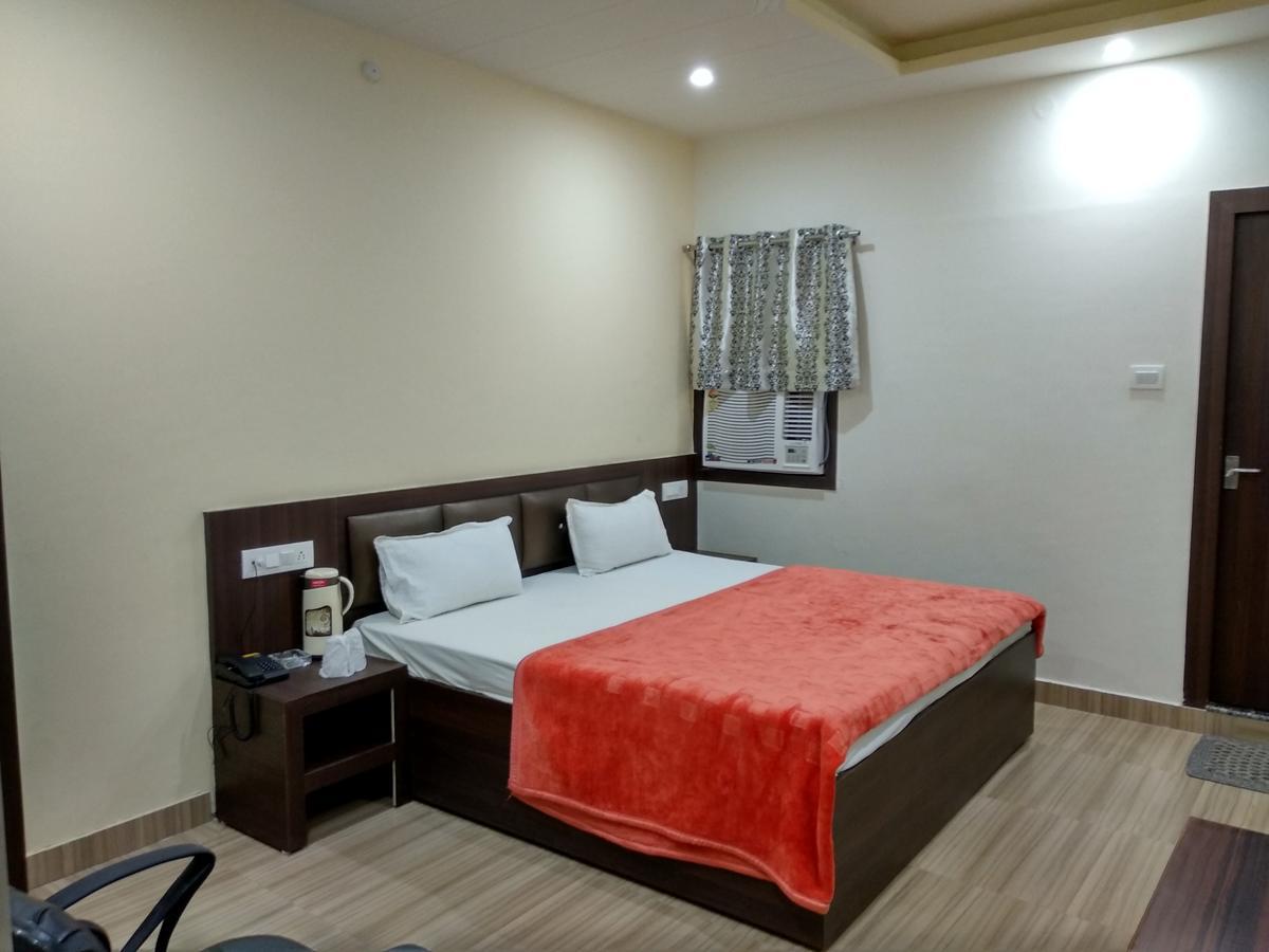 Oyo 60976 Hotel Shree Ji Morena Exterior photo