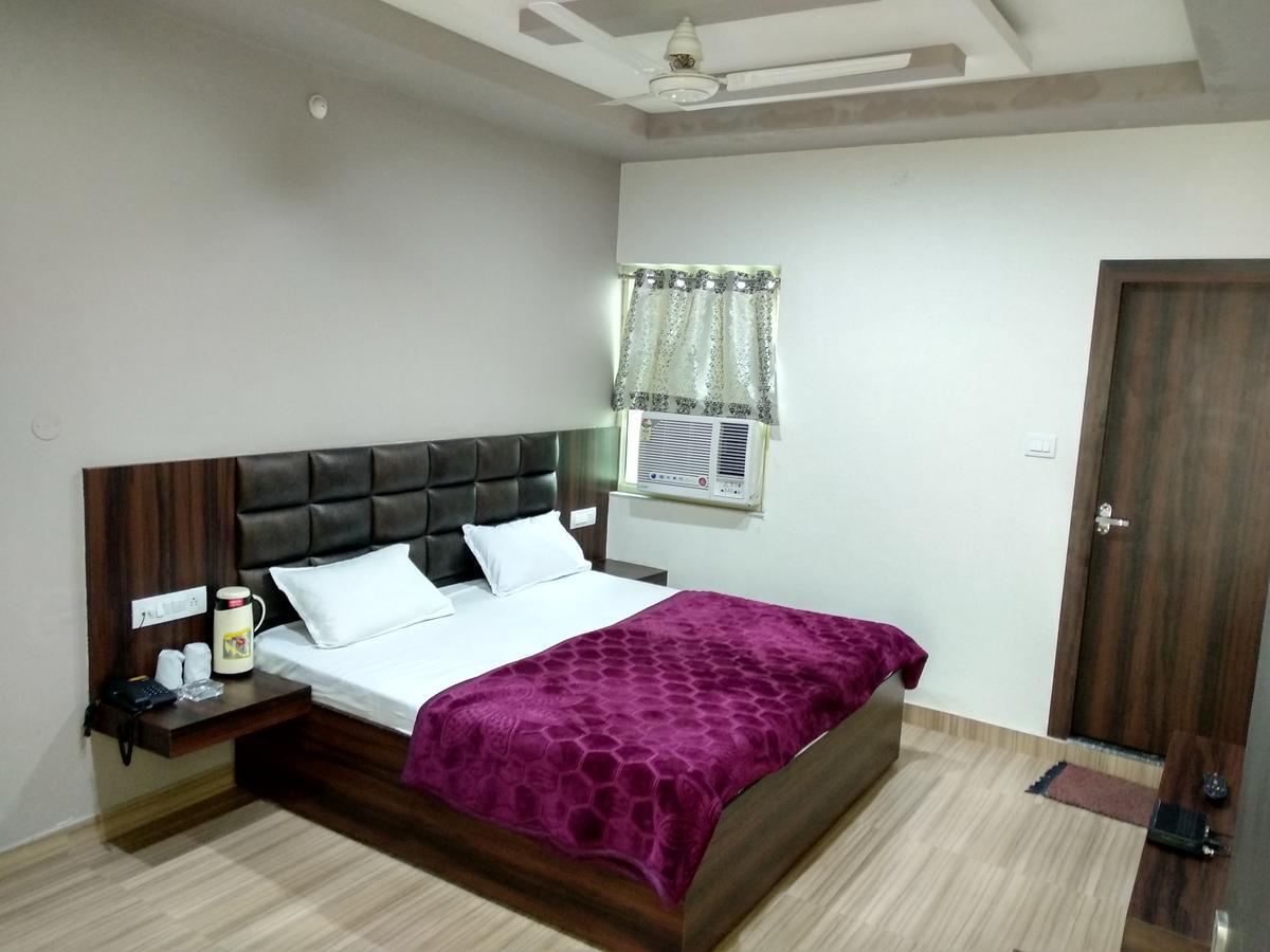 Oyo 60976 Hotel Shree Ji Morena Exterior photo
