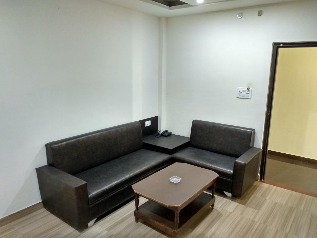 Oyo 60976 Hotel Shree Ji Morena Exterior photo
