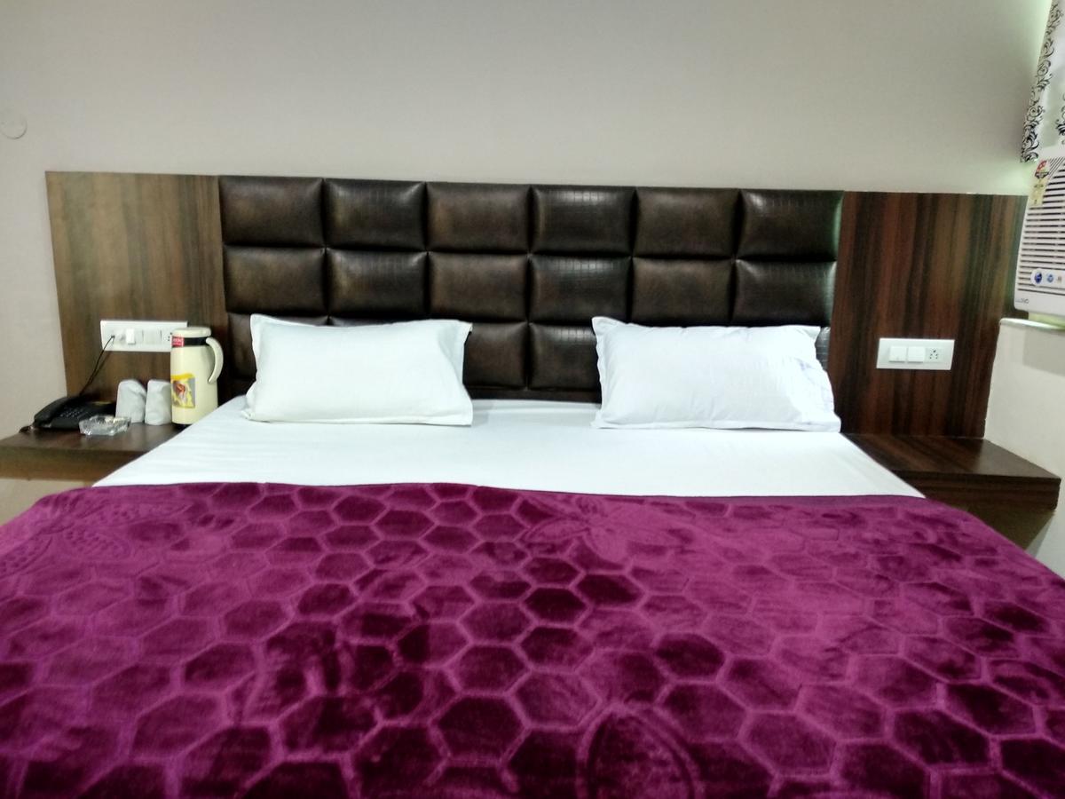 Oyo 60976 Hotel Shree Ji Morena Exterior photo